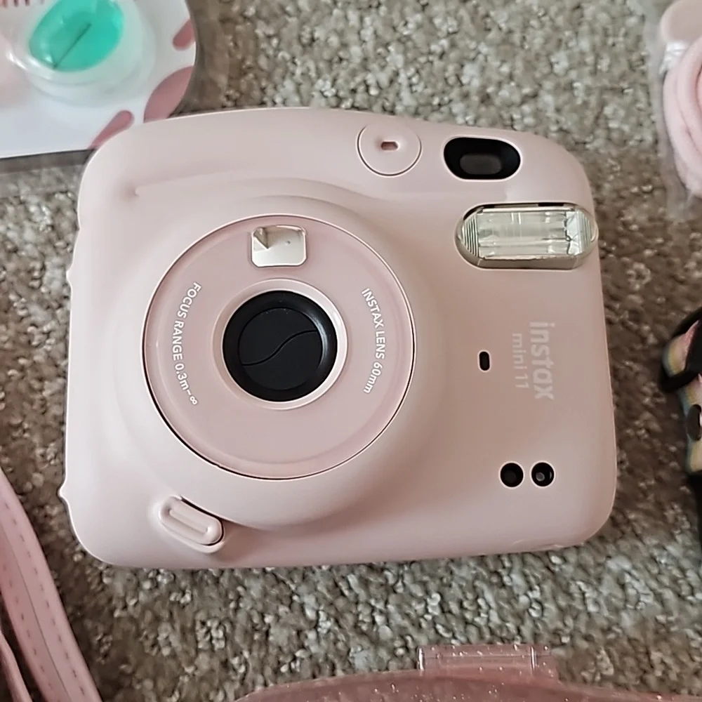 Fujifilm Instax Mini 11, like New, hardly used